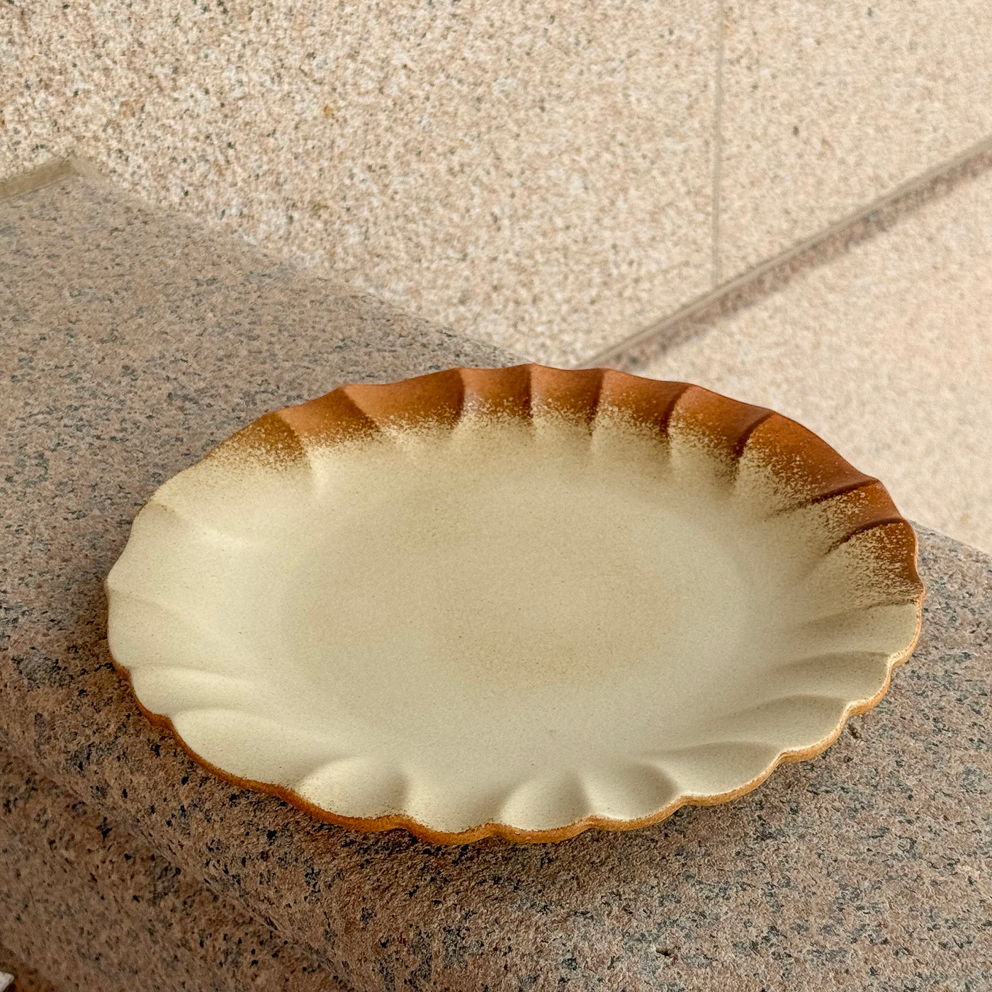 The  Sunburst 10" Ruffle Dinner Plate