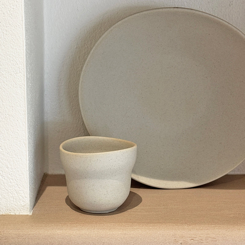 Cloud cup with round plate warm light